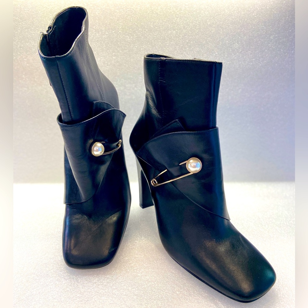 Nine West Black Soft Leather “Quitit” Square Toe Boots Size 6.5